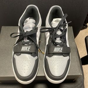 Nike AirJordan Legacy 312 Low White/Black-Wolf Grey, 9.5